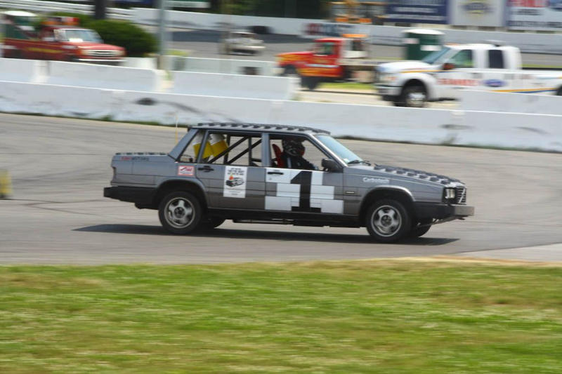 Illustration for article titled The 24 Hours Of LeMons New England 2009 Über Gallery, Part 1